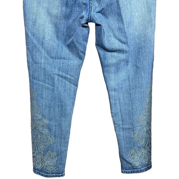 Women's Soft Surroundings Slim Ankle Riley Embellished Blue Jean's Size 8P - Picture 3 of 4